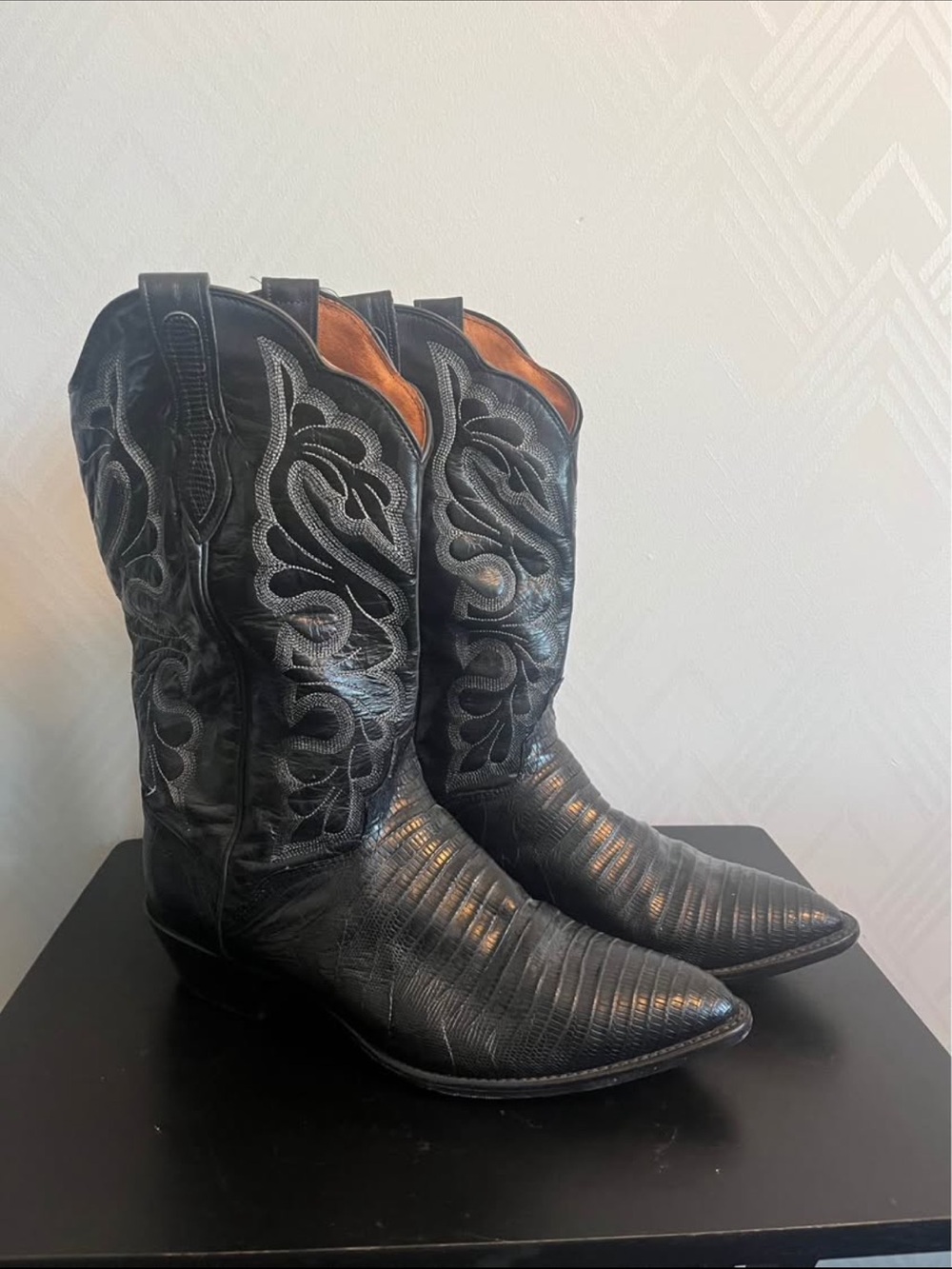 Men's Black Embossed Western Cowboy Boots
